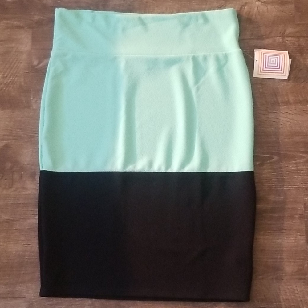 NWT Lularoe Cassie Skirt